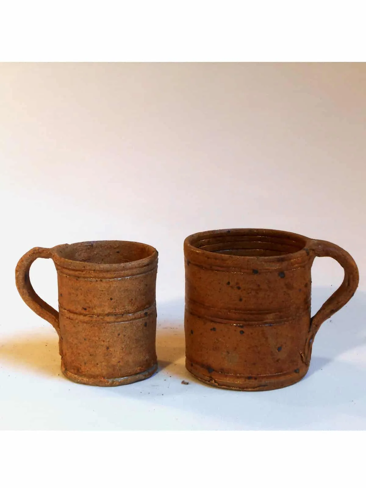 Tasse droite large et fine marron
