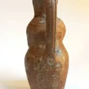 Pichet dame à l'oiseau marron