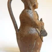 Pichet dame à l'oiseau marron